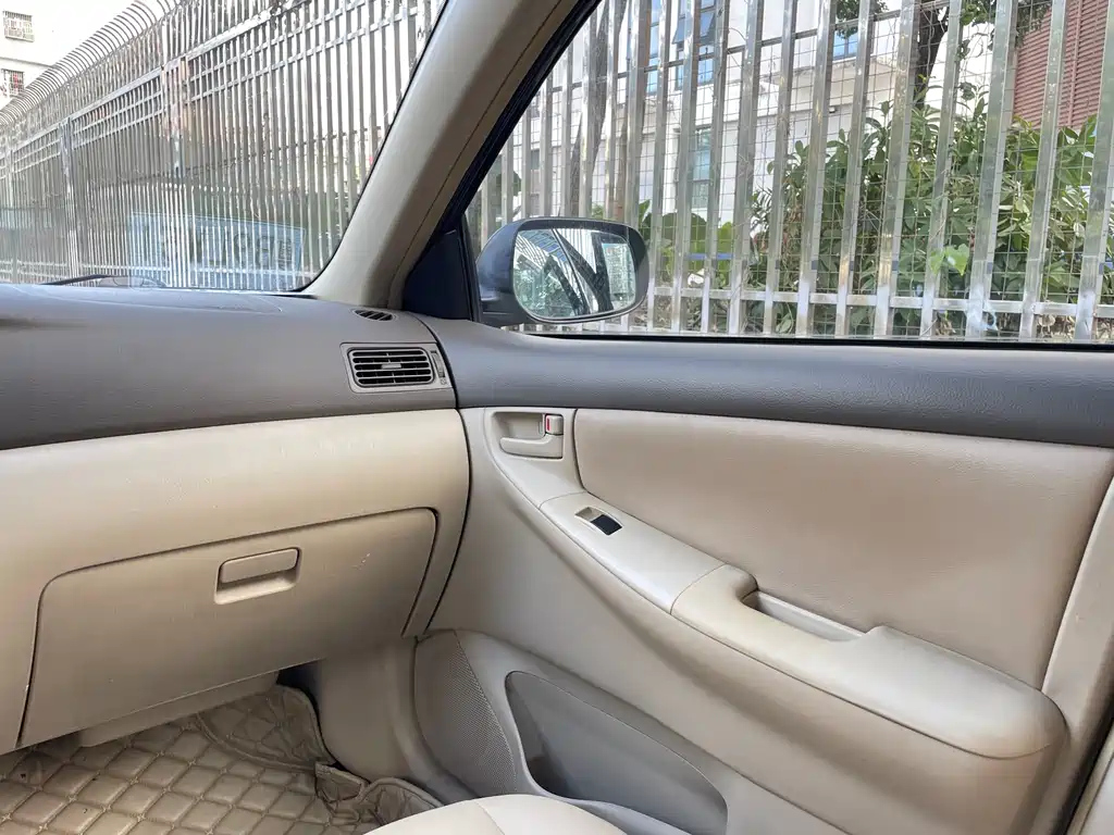 TOYOTA COROLLA 2011