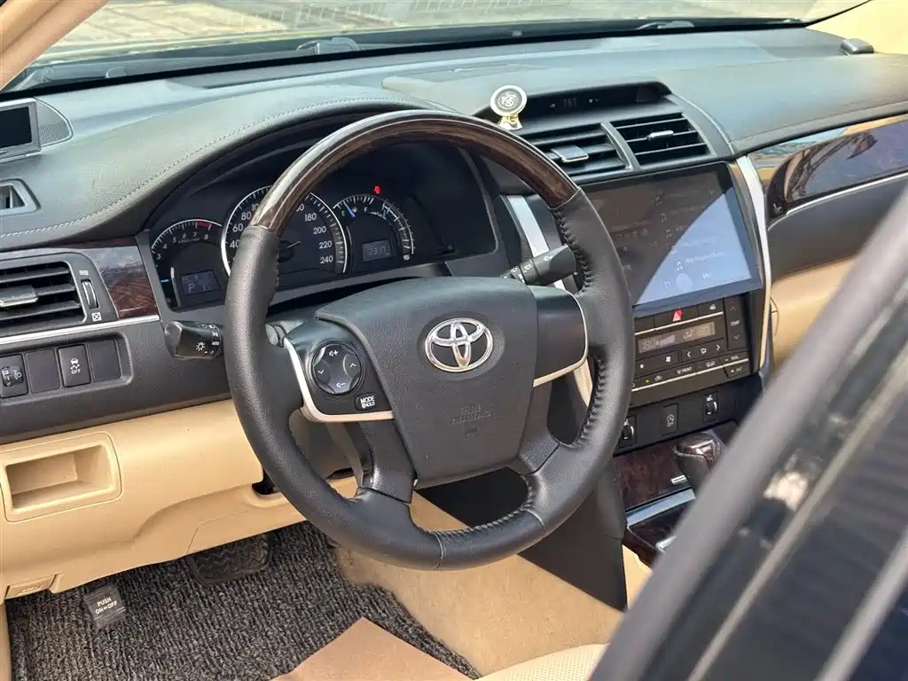 TOYOTA CAMRY 2016