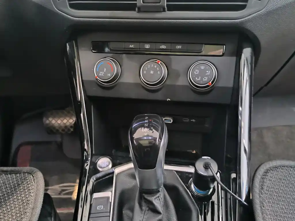 VOLKSWAGEN TAYRON 2021