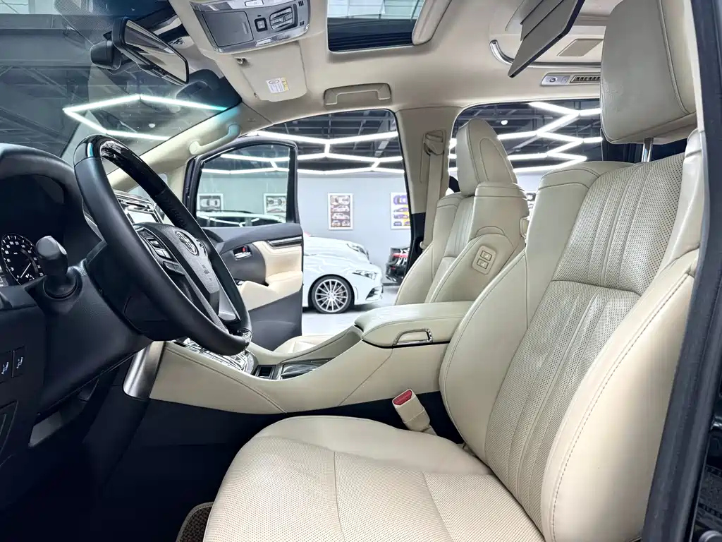 TOYOTA ALPHARD 2018