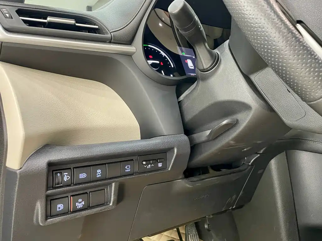 TOYOTA GRANVIA 2022