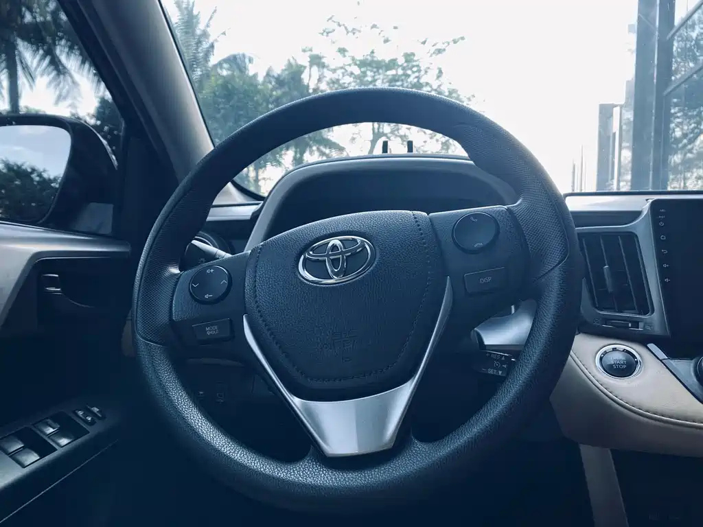 TOYOTA RAV4 RONGFANG 2016