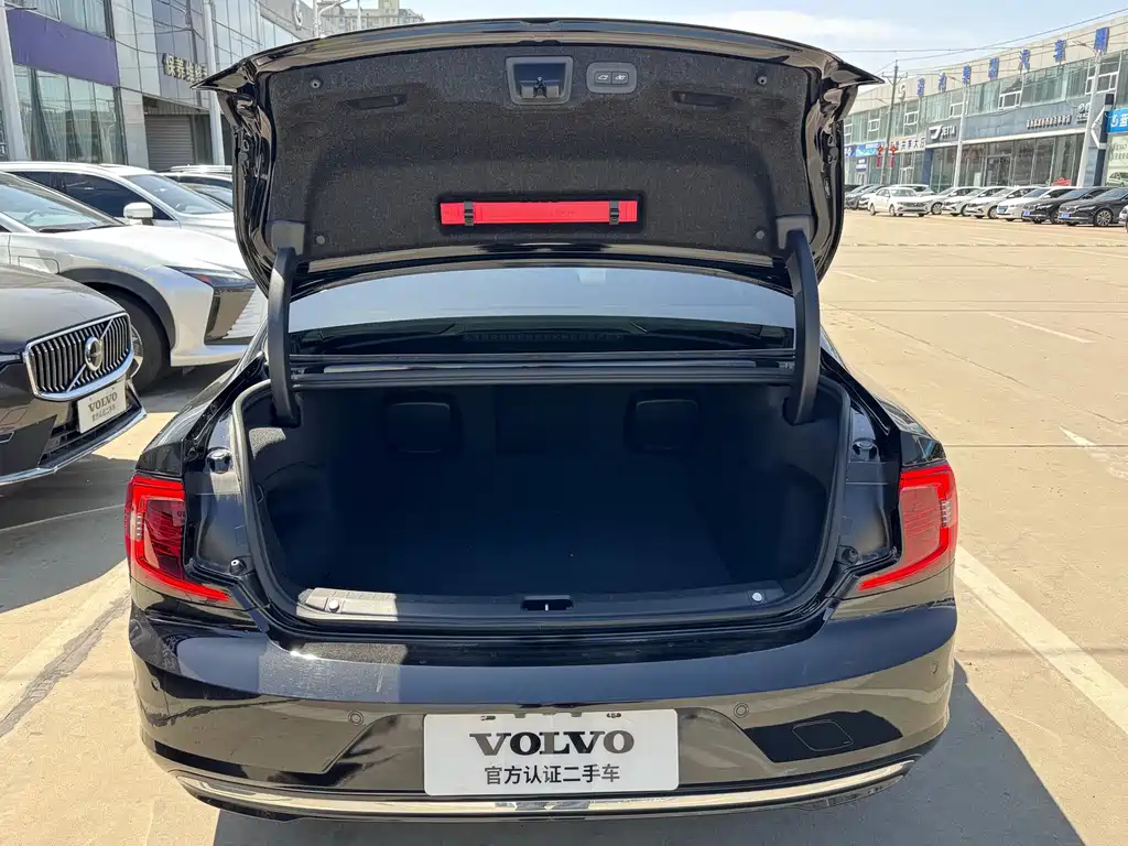 VOLVO S90 2024