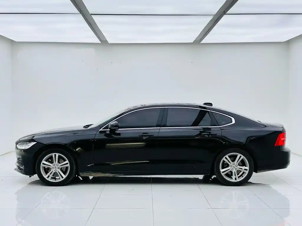 VOLVO S90 2017