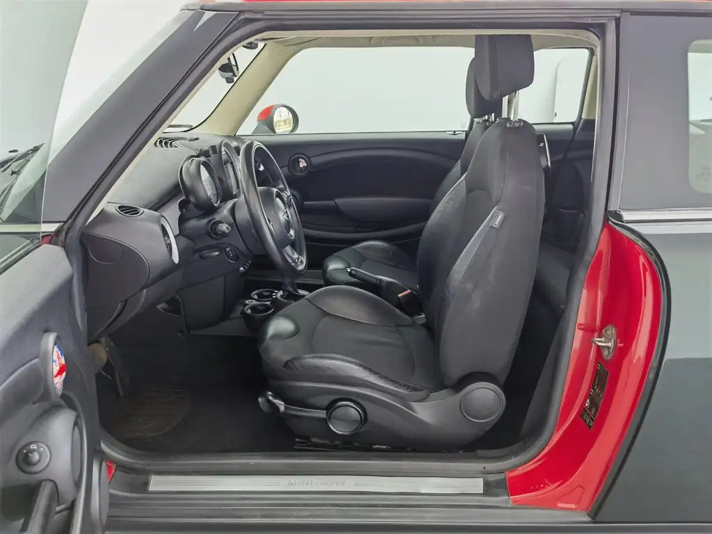 MINI CLUBMAN 2011