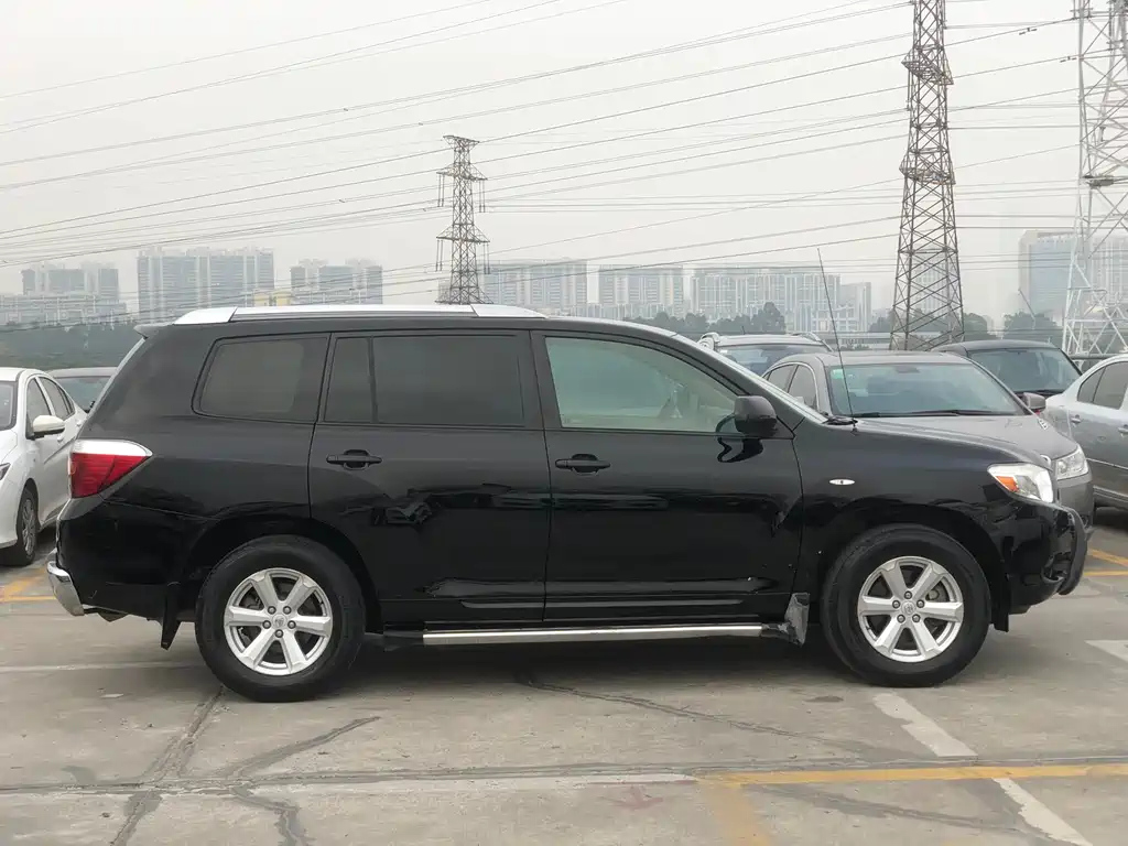 TOYOTA HIGHLANDER 2010