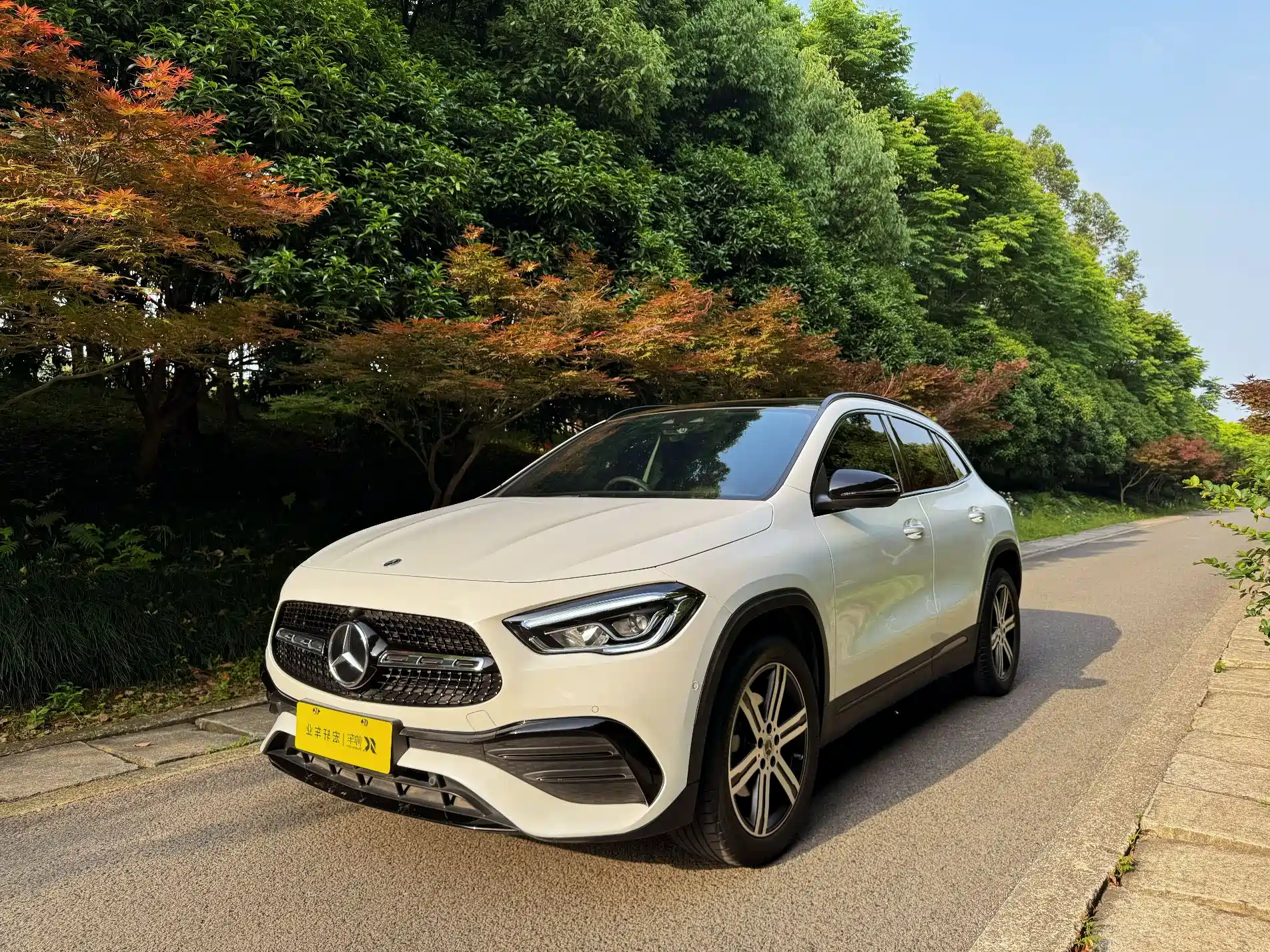 MERCEDES BENZ GLA