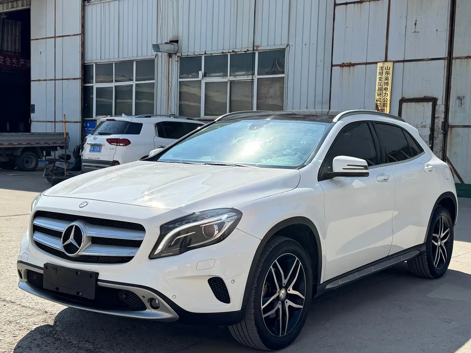 MERCEDES BENZ GLA
