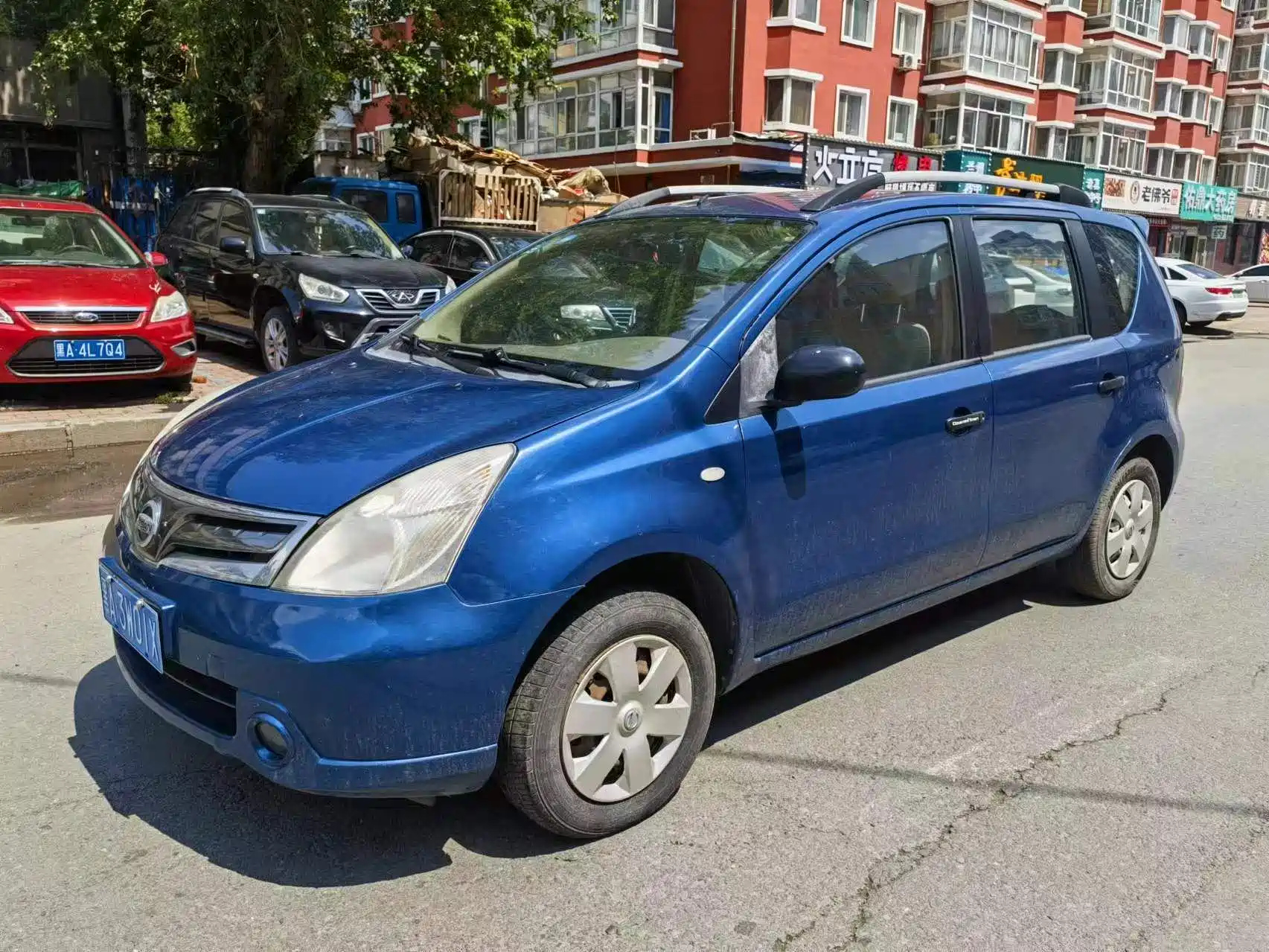 NISSAN LIVINA
