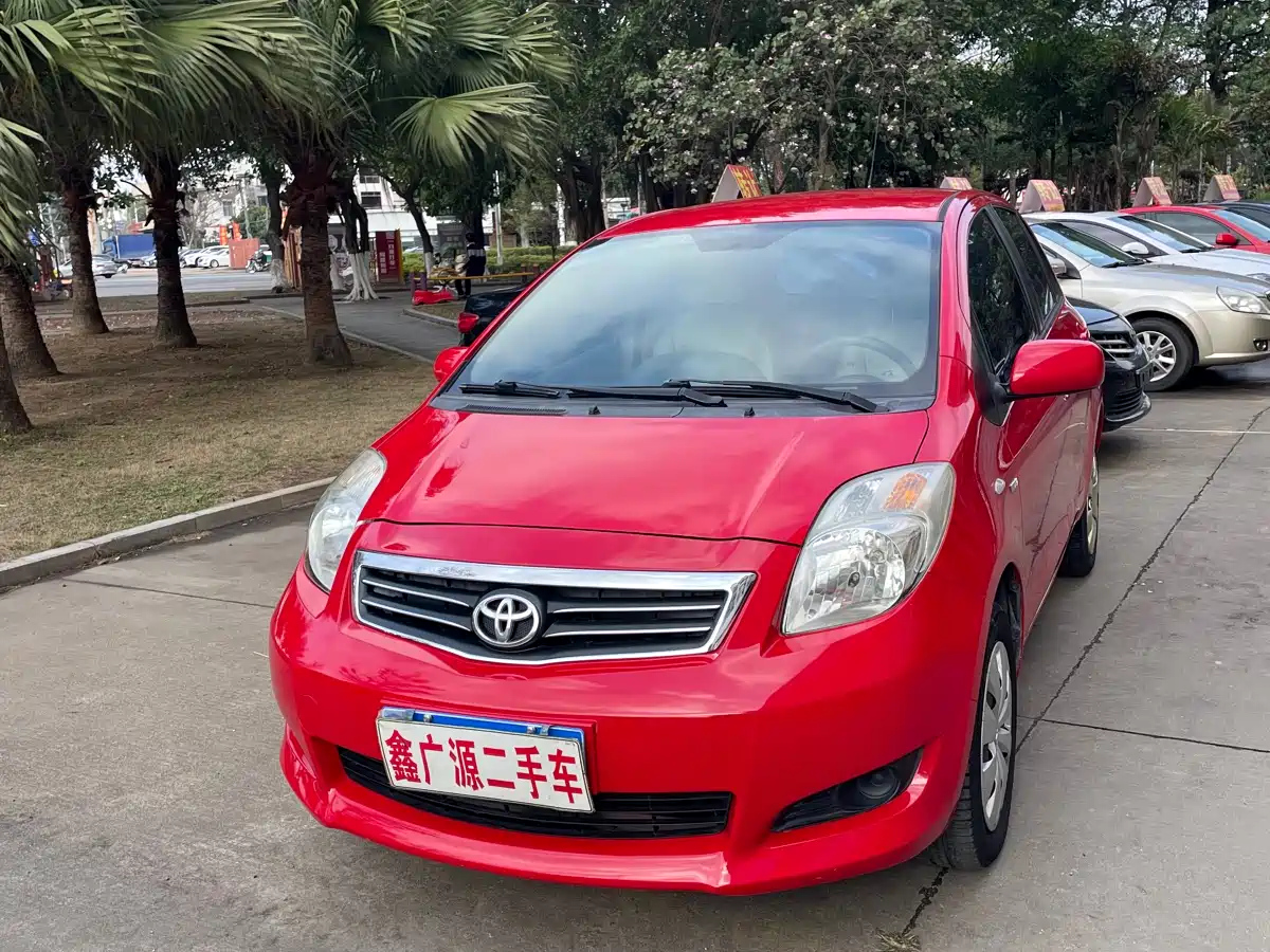 TOYOTA YARIS