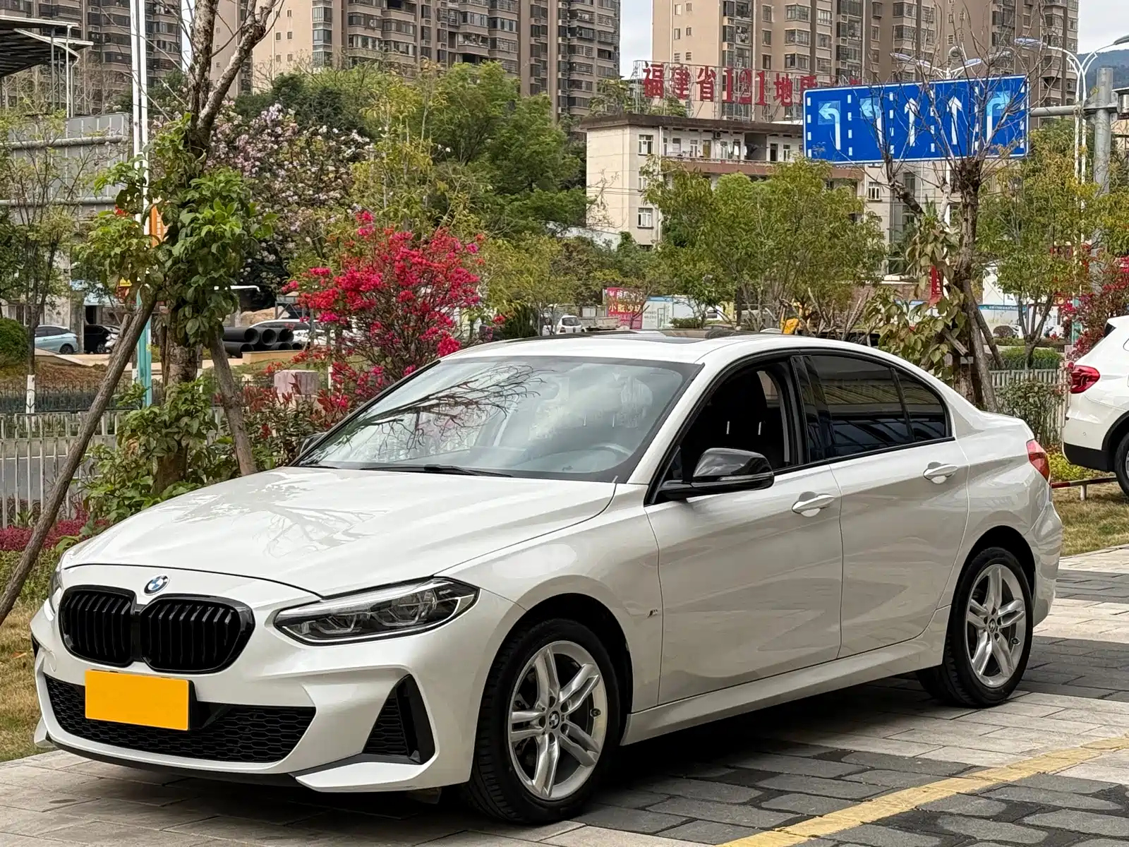 BMW 1-SERIES
