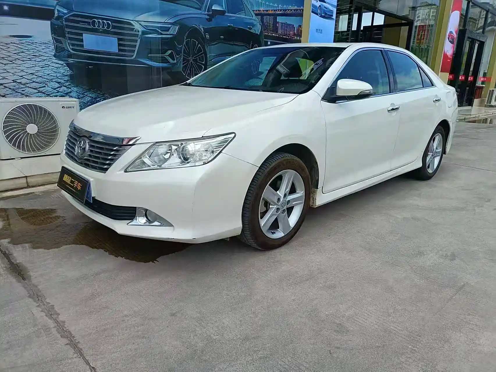 TOYOTA CAMRY