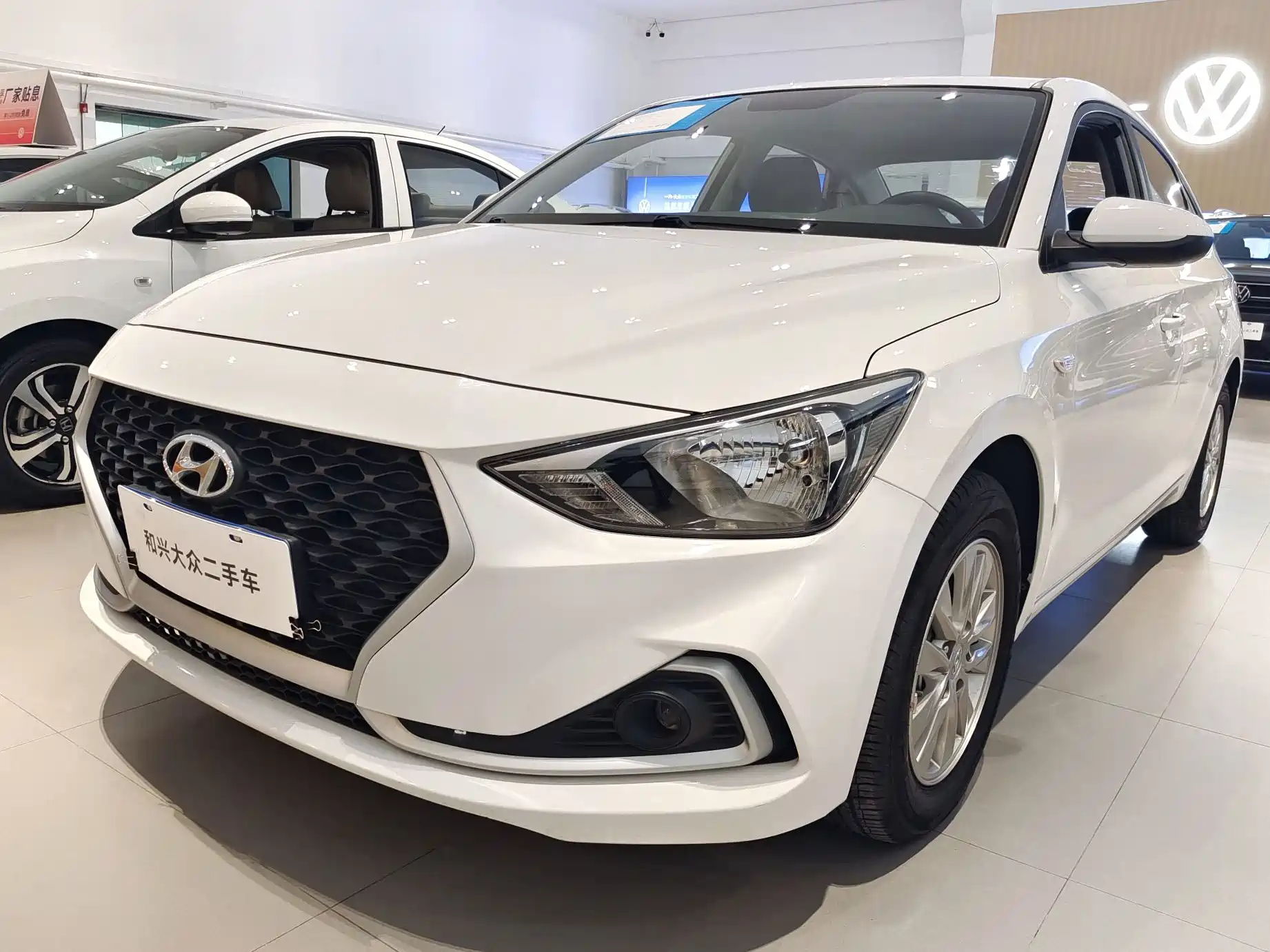 HYUNDAI CELESTA