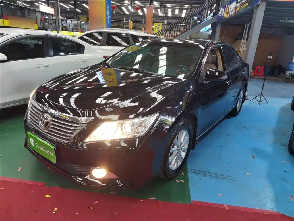 TOYOTA CAMRY