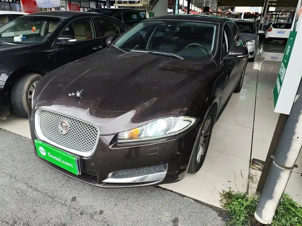 JAGUAR XF