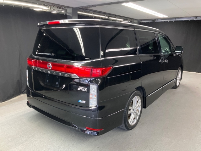 NISSAN ELGRAND 2010