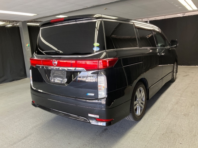 NISSAN ELGRAND 2010
