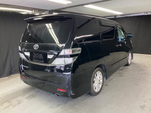 TOYOTA VELLFIRE 2010