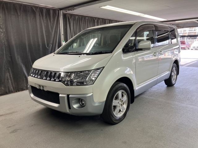 MITSUBISHI DELICA D5 2016