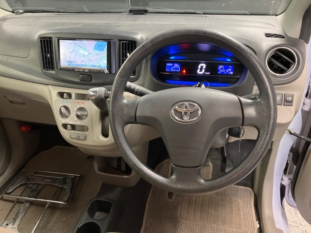 TOYOTA PIXIS EPOCH 2013
