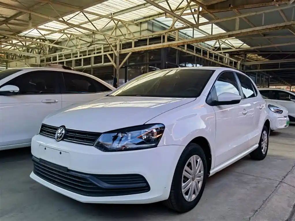 VOLKSWAGEN POLO 2016