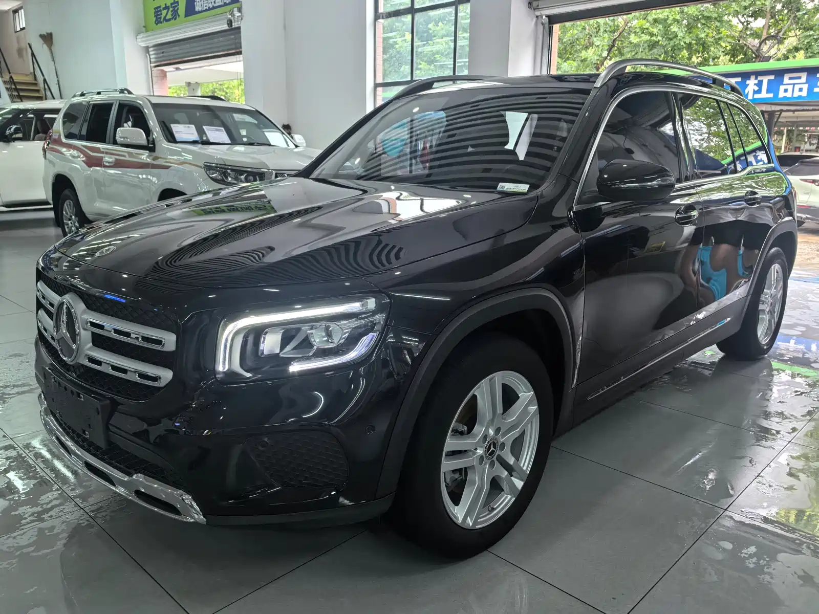 MERCEDES BENZ GLB 2023