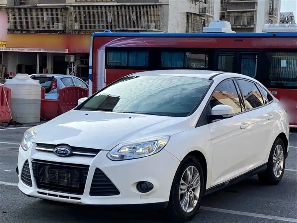 FORD FOCUS 2012