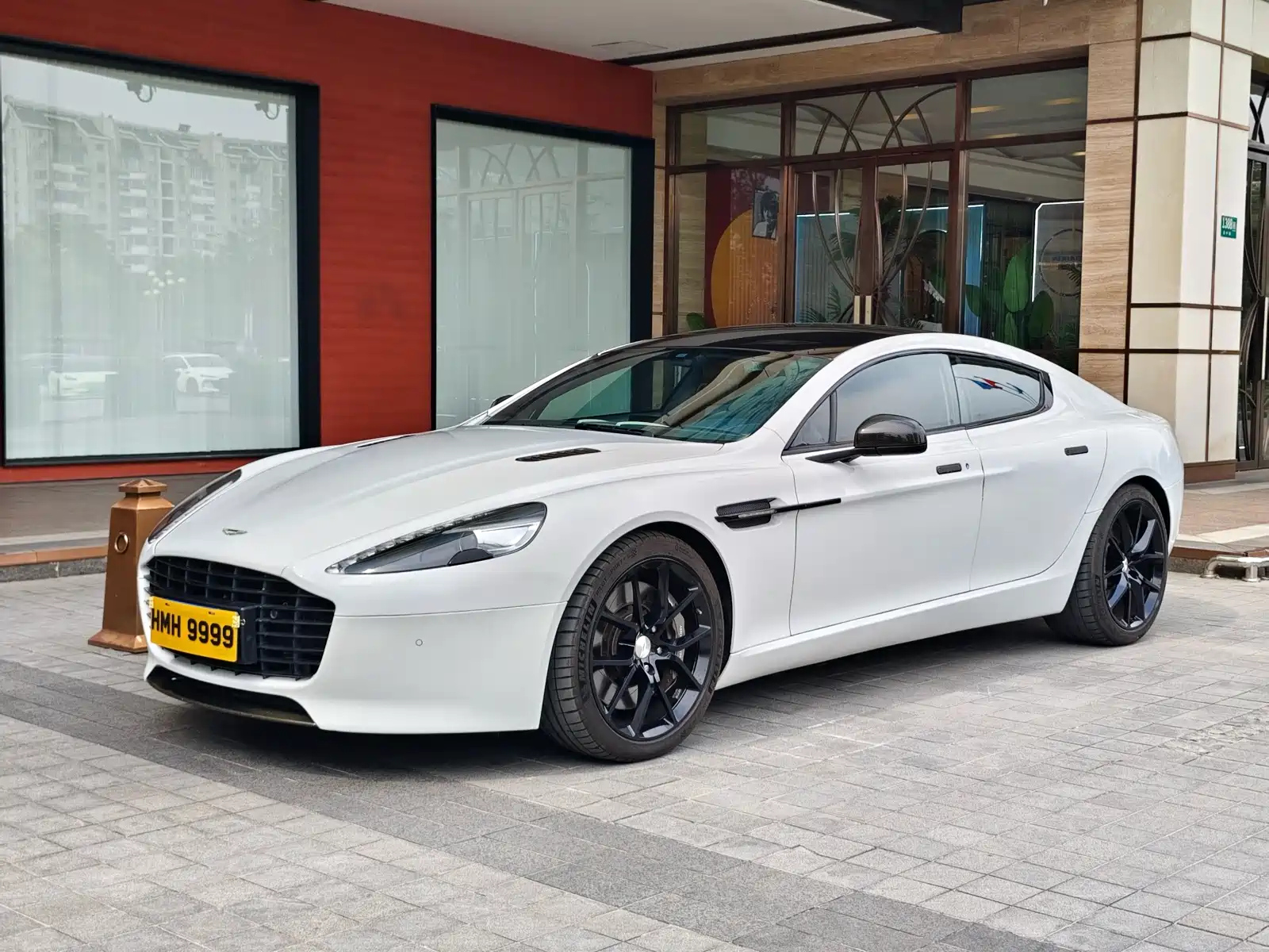 ASTON MARTIN RAPIDE 2013