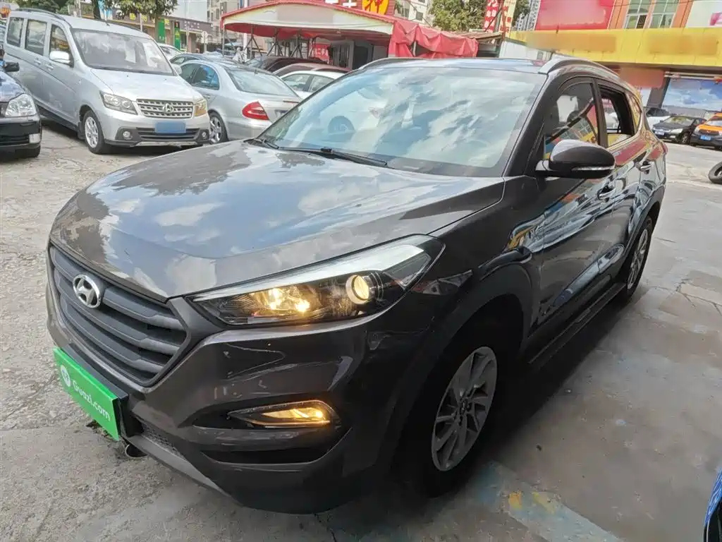 HYUNDAI TUCSON 2015