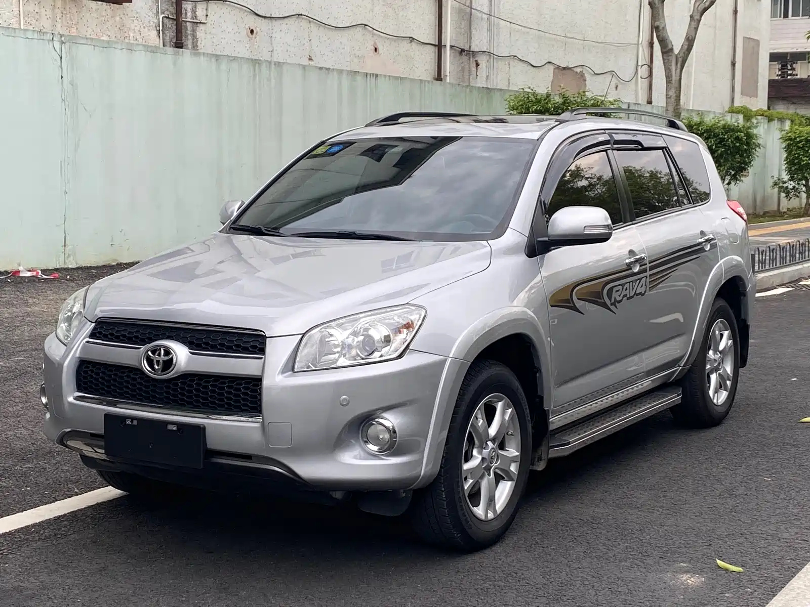 TOYOTA RAV4 RONGFANG 2011