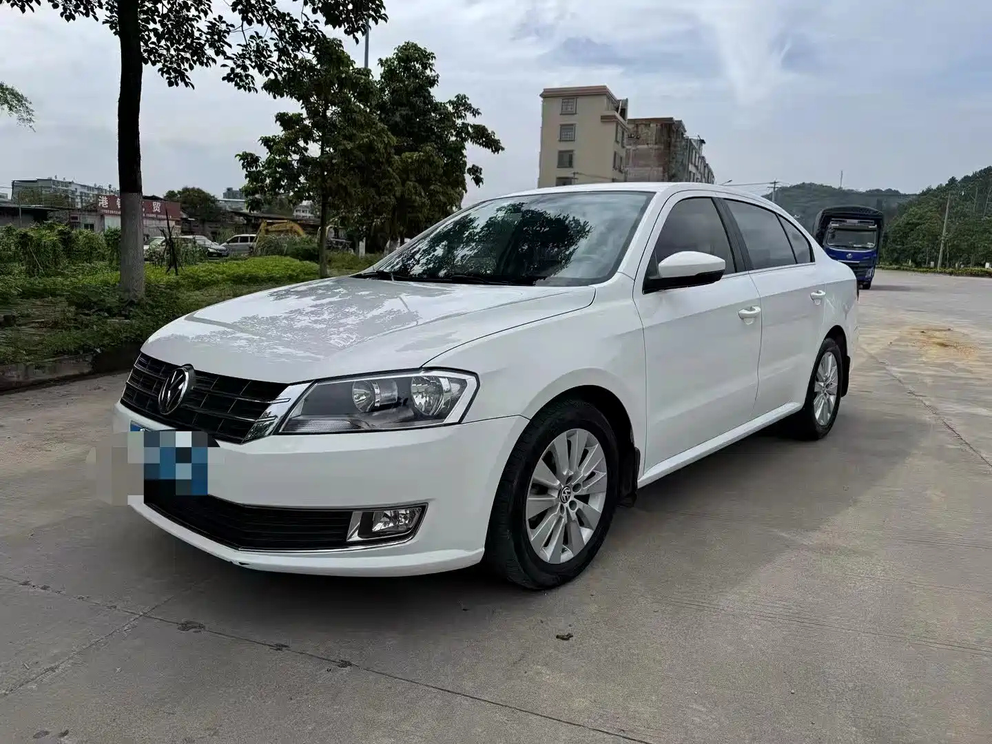 VOLKSWAGEN LAVIDA 2013