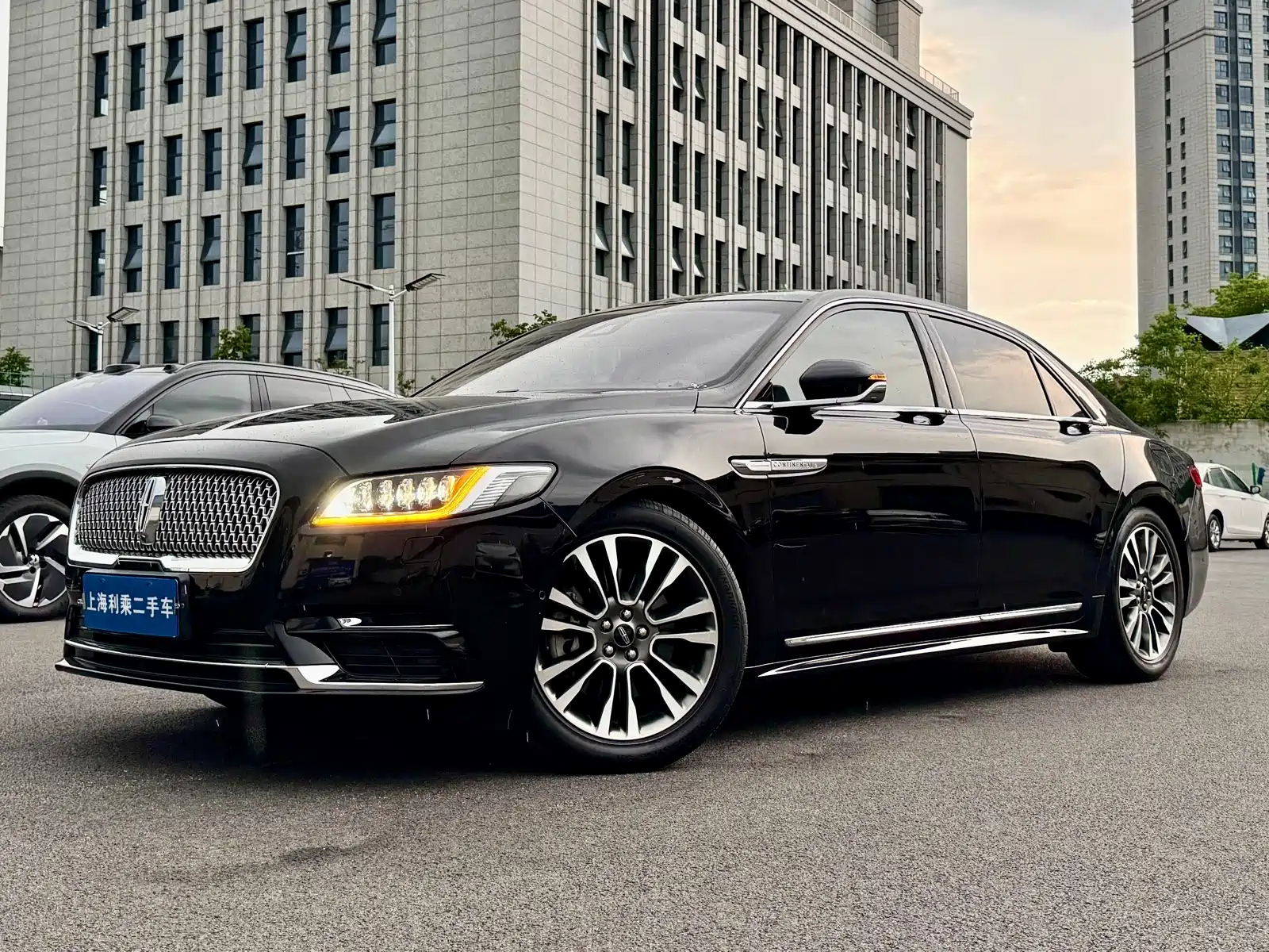 LINCOLN CONTINENTAL 2020