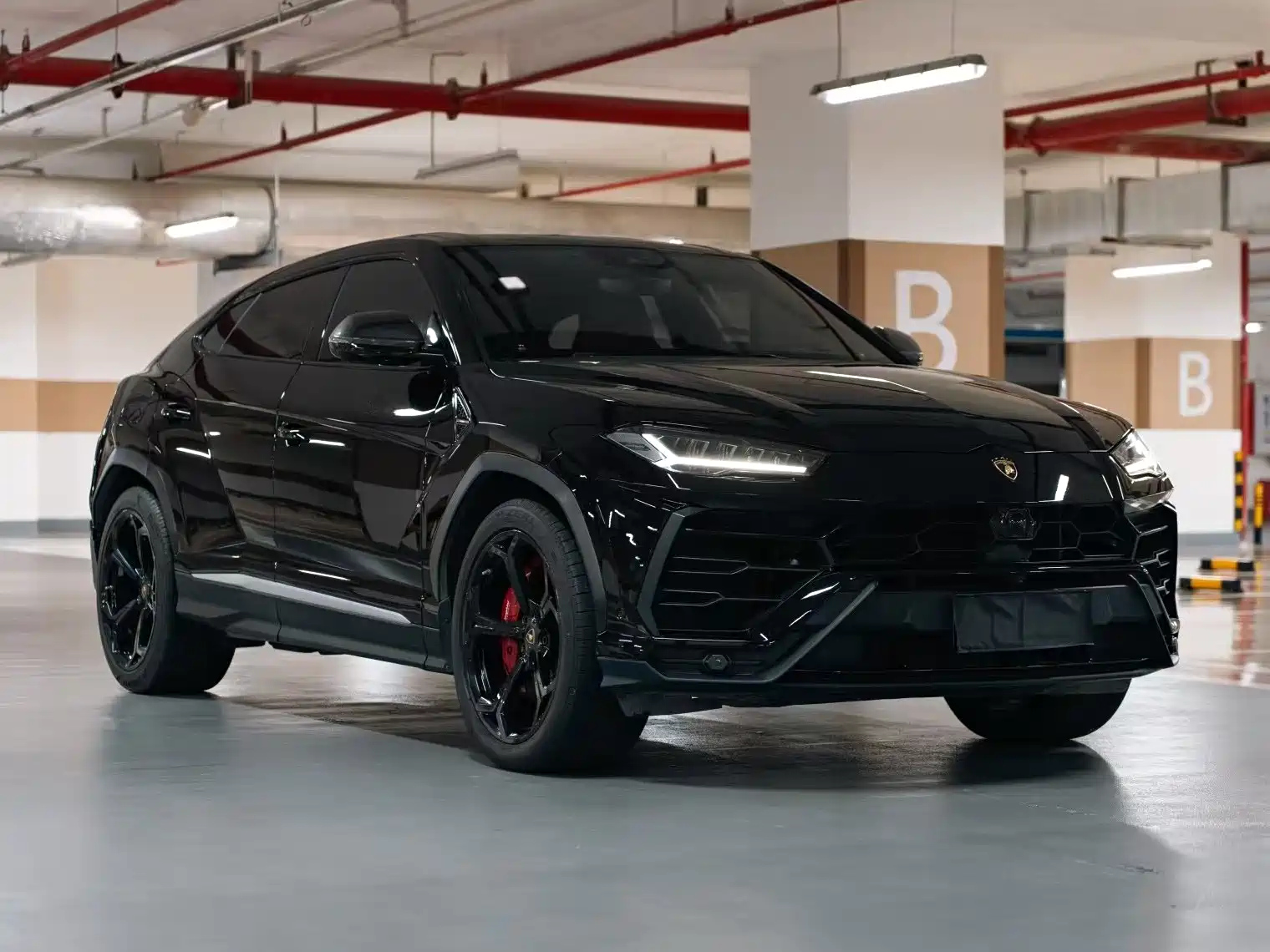 LAMBORGHINI URUS 2021