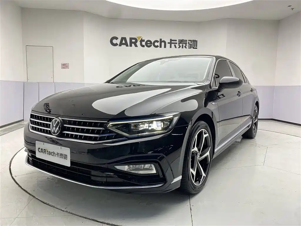 VOLKSWAGEN MAGOTAN 2023
