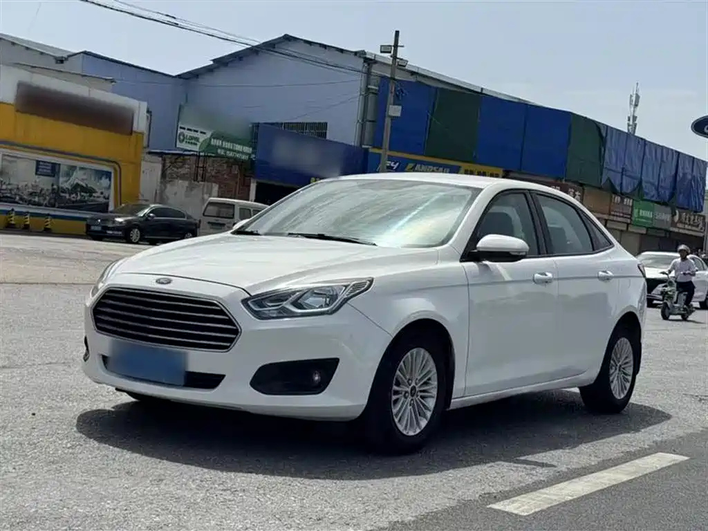 FORD ESCORT 2015