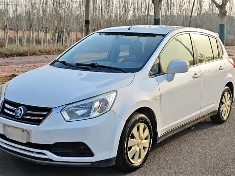 VENUCIA R50 2015