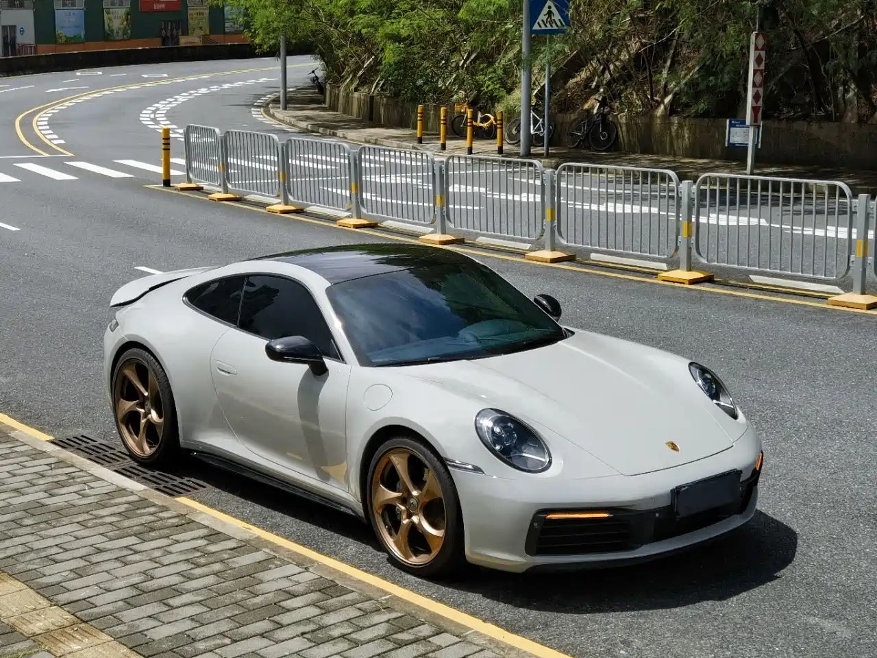 PORSCHE 911 2023