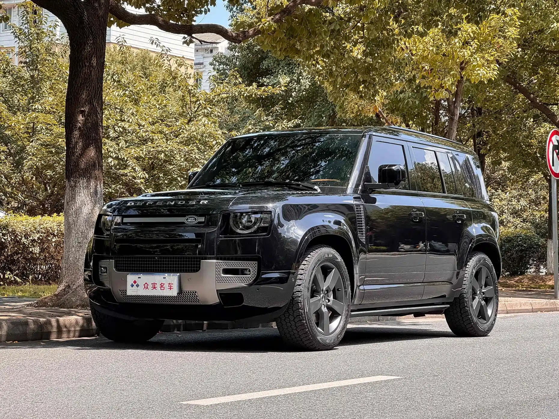 LAND ROVER DEFENDER 2023