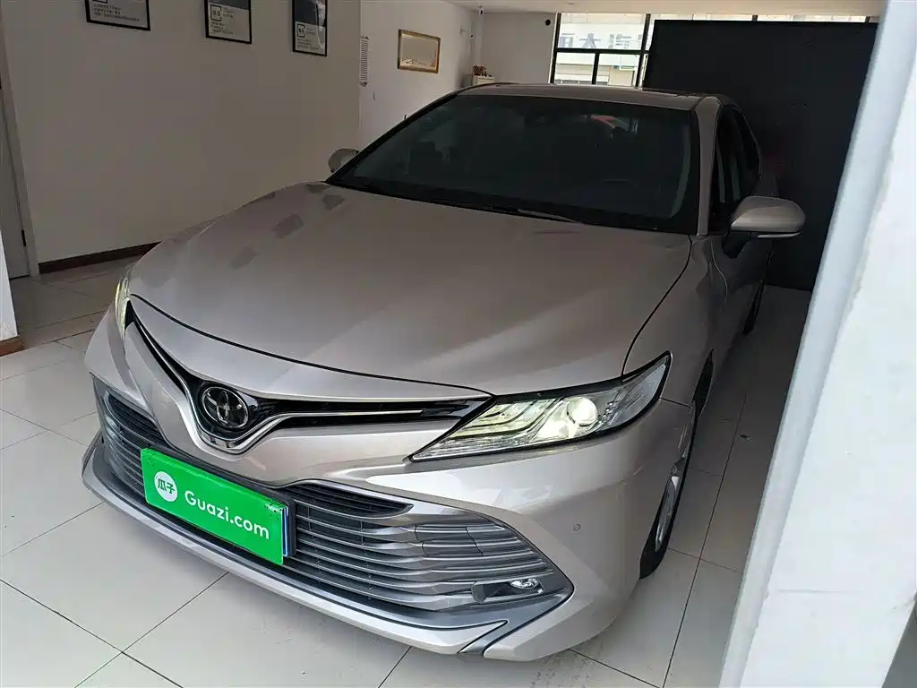 TOYOTA CAMRY 2019