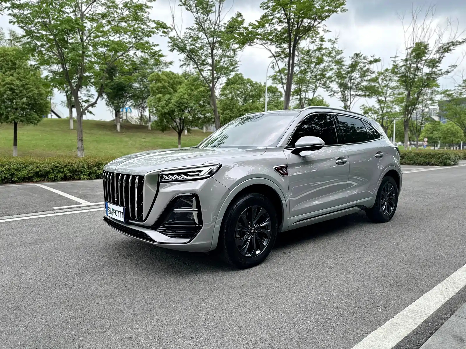 HONGQI HS5 2023
