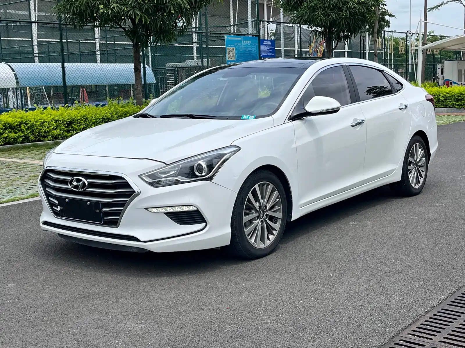 HYUNDAI MISTRA 2017