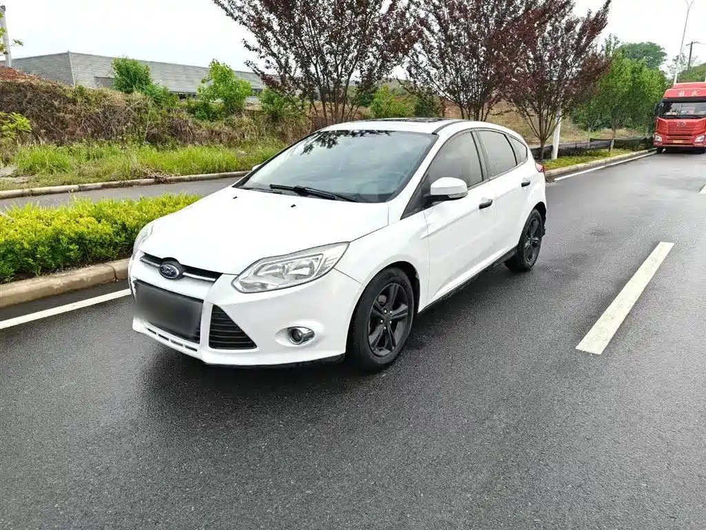 FORD FOCUS 2012