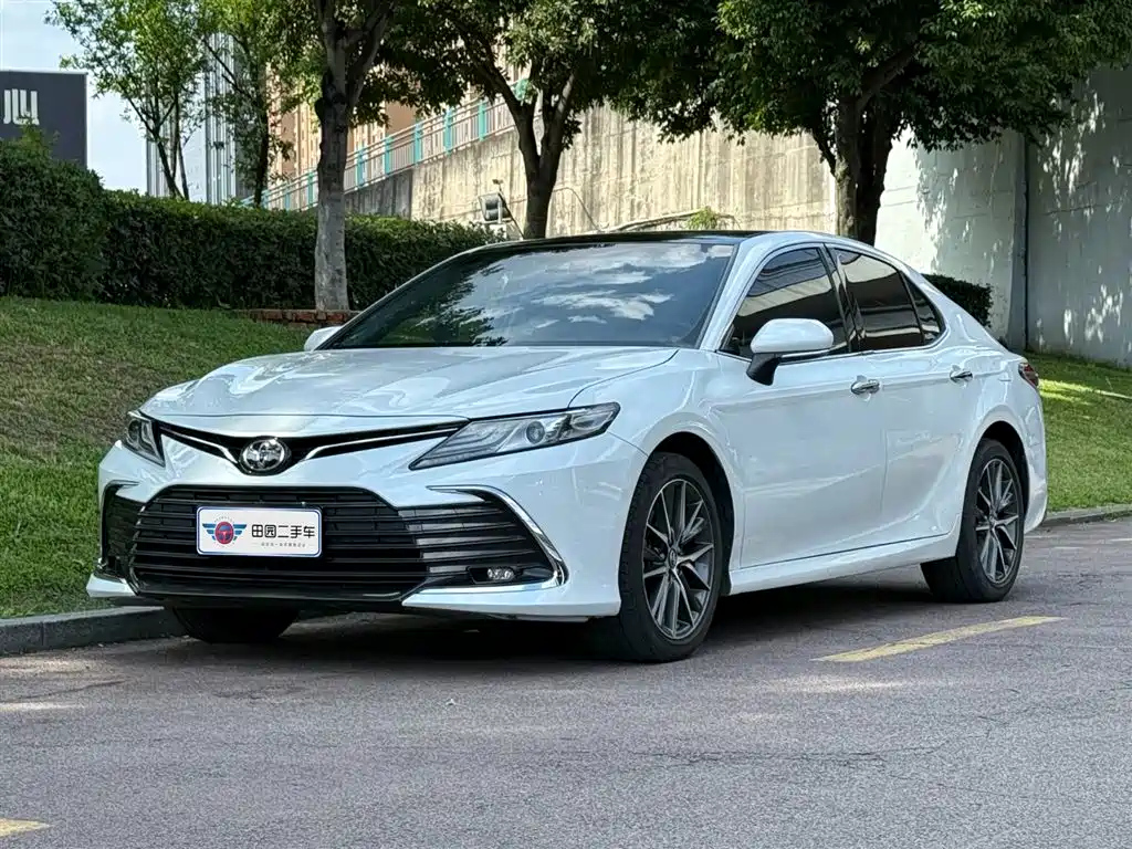 TOYOTA CAMRY 2021