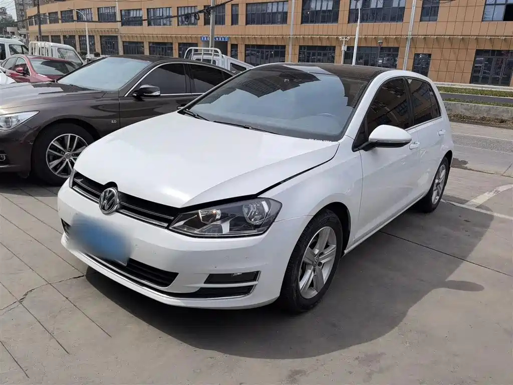 VOLKSWAGEN GOLF 2016