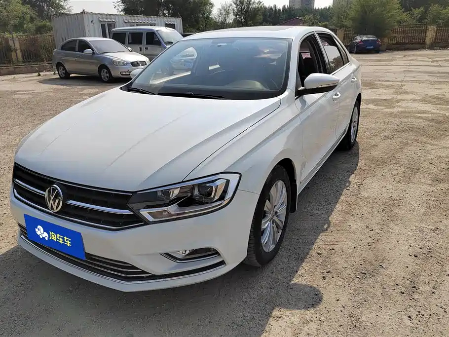 VOLKSWAGEN BORA 2018