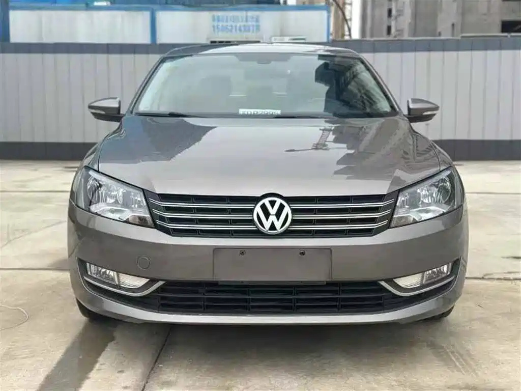 VOLKSWAGEN PASSAT 2015