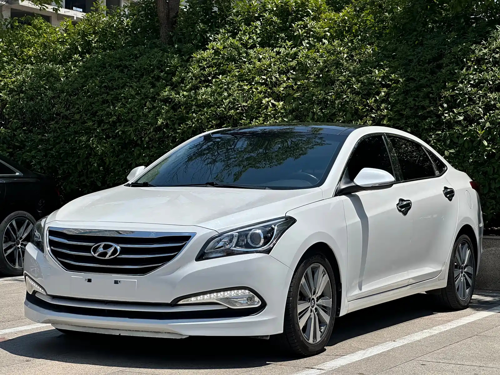HYUNDAI MISTRA 2014