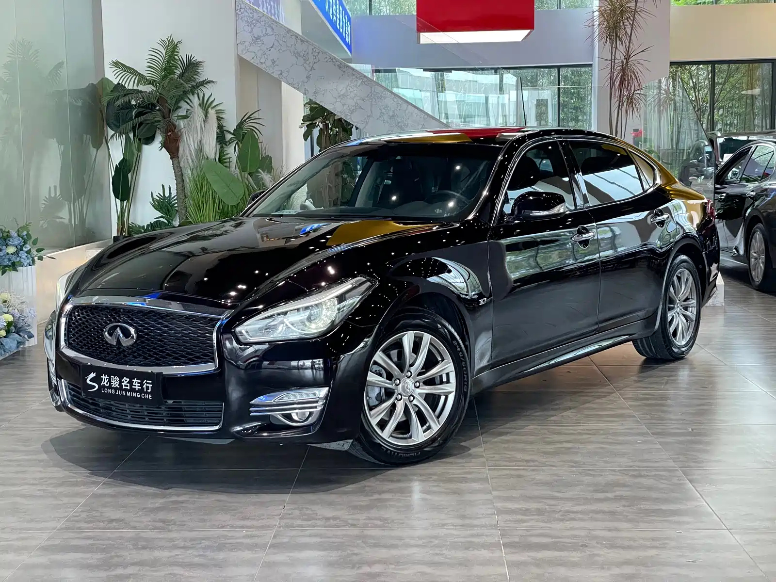 INFINITI Q70 2017
