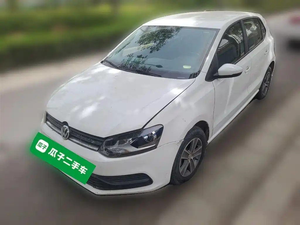VOLKSWAGEN POLO 2014