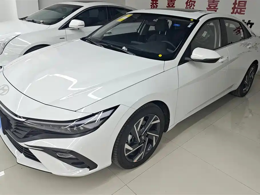 HYUNDAI ELANTRA 2023